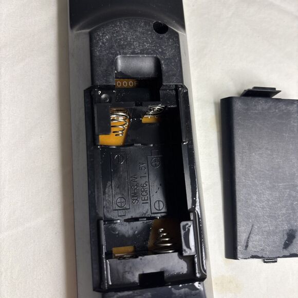 HDTV Remote Control Sum-3 IECR6 NF000UD T1-3 For parts/Repair - Picture 3 of 3